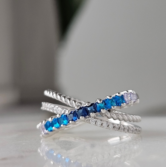Blue Sapphire Swarovski crystal criss cross ring, 925 Sterling Silver - Picture 2 of 6